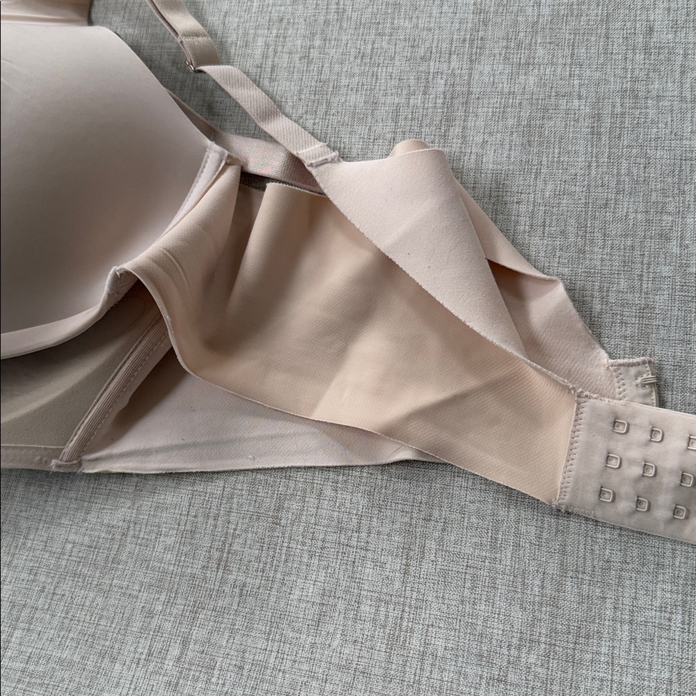Soma Vanishing 360 Wireless Bra nude t shirt size 40B‎ - Picture 8 of 8